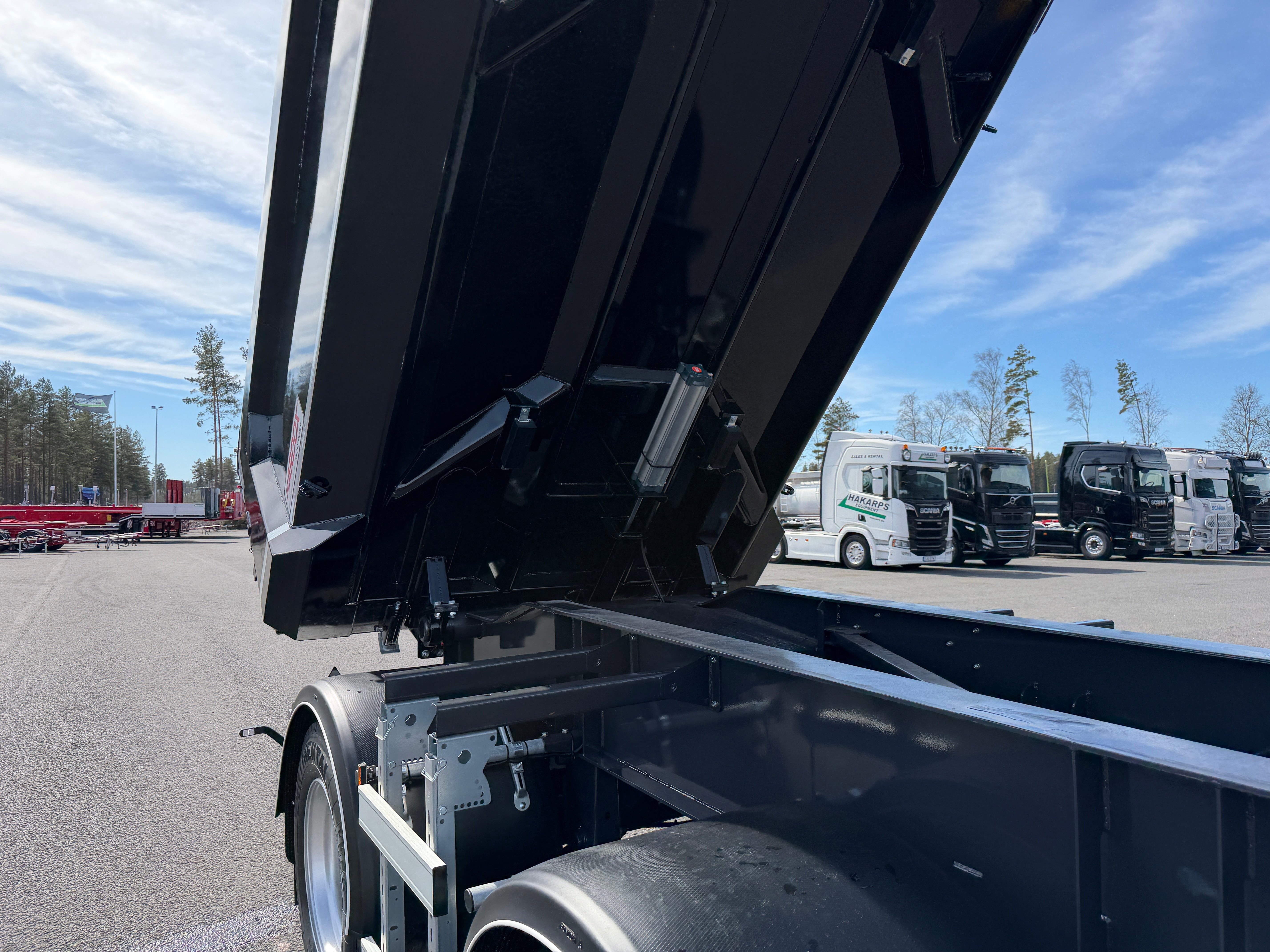 30 tons dumpervagn med skjutbar dragstång