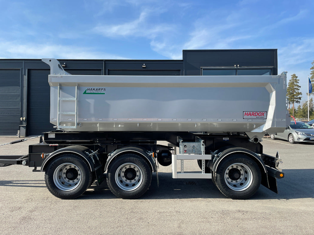 3 axlad 24 tons dumperkärra med låsbar vändkrans 2+1