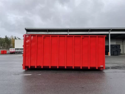Röd container för allroundbruk.