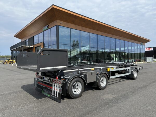 3 axlad 30 tons lastväxlarvagn med tipp och glider