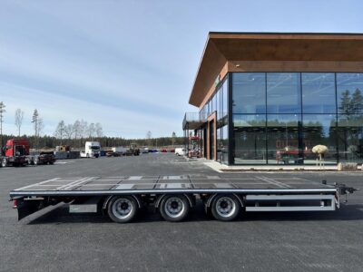 Bodkärra från sidan framför Hakarps.